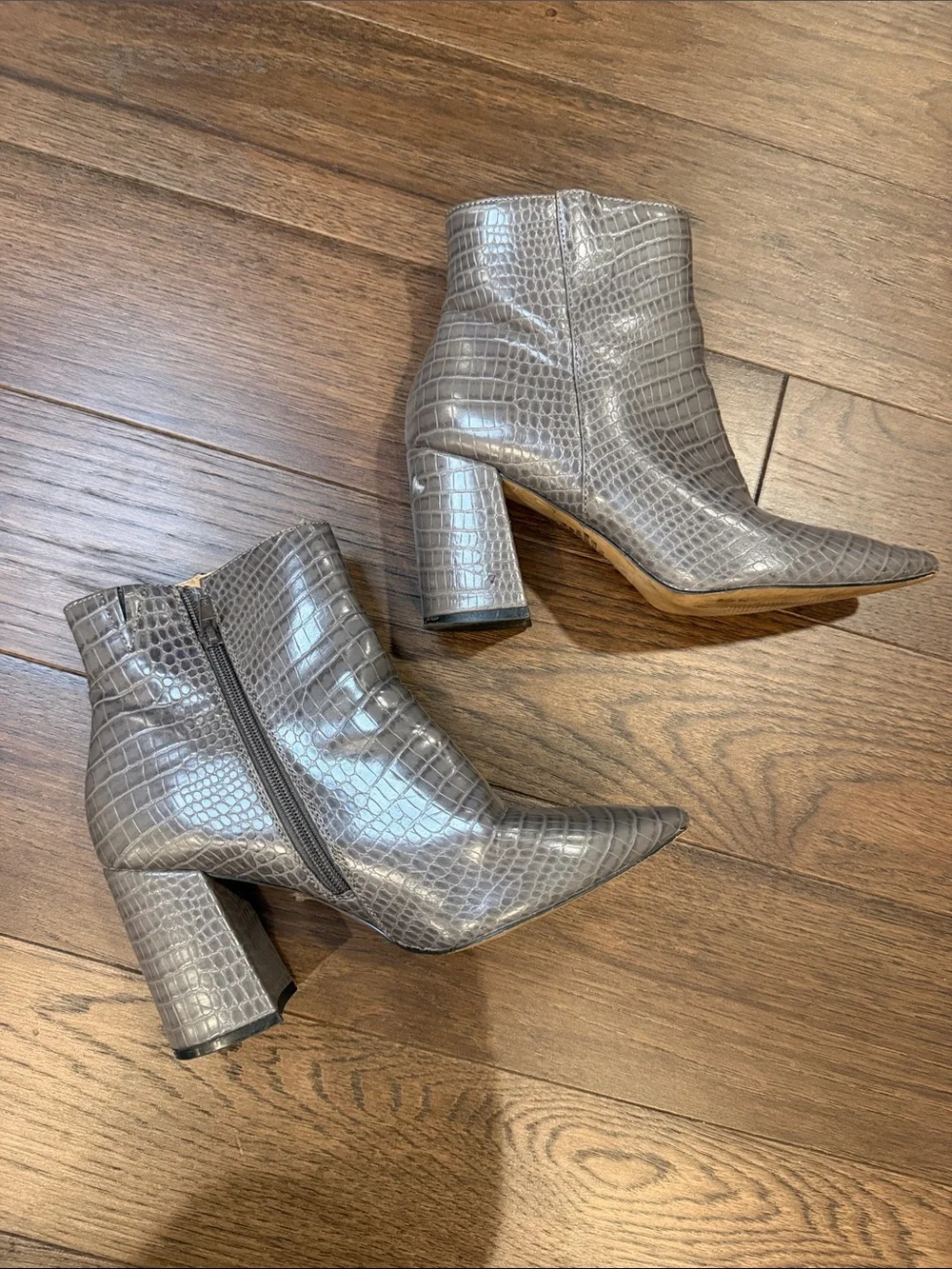 Express Brand Size 8 Ankle Boots/Booties Grey Embossed Pattern - C27-101